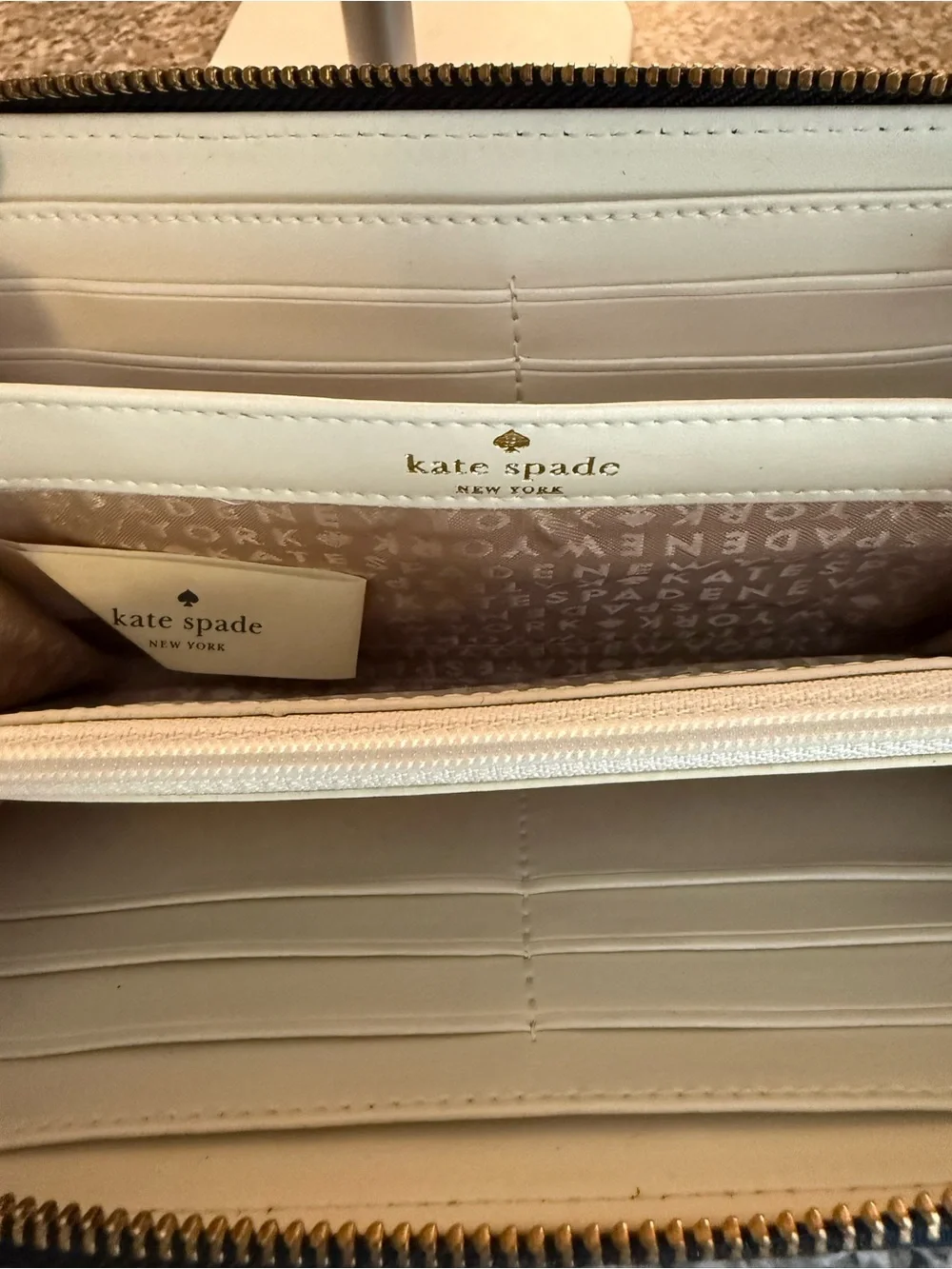 Kate Spade New York zip-around wallet 